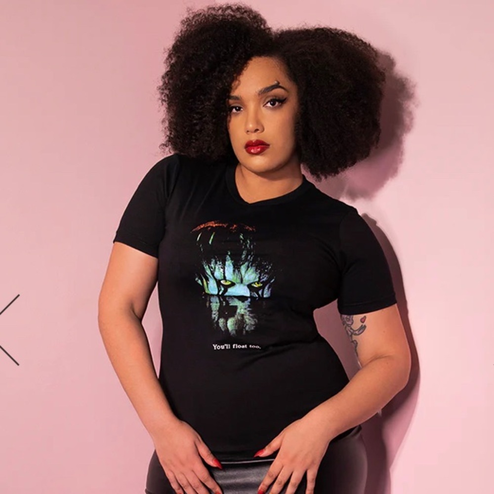 NWT Vixen by Micheline Pitt IT Float Unisex T-Shirt sz Medium